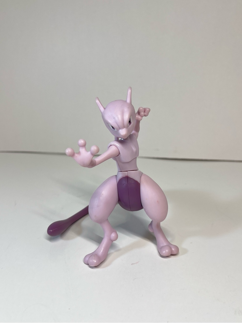 2019 Pokemon Mewto 4.5" Battle Feature Deluxe Action Figure Toy Articulated - Picture 1 of 10